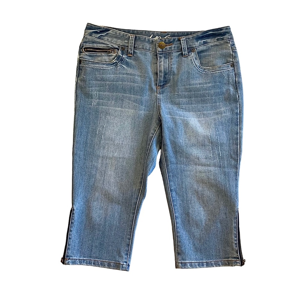 INC DENIM Regular Fit Crop Jeans Size
10 Distressed Light Wash Zips